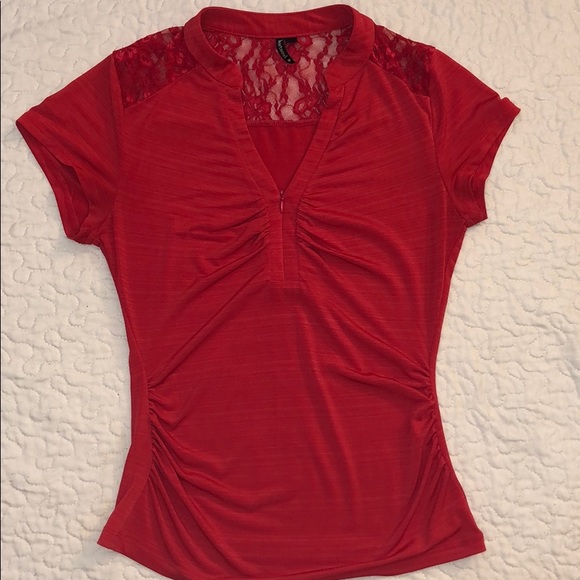 Red top - Picture 2 of 6